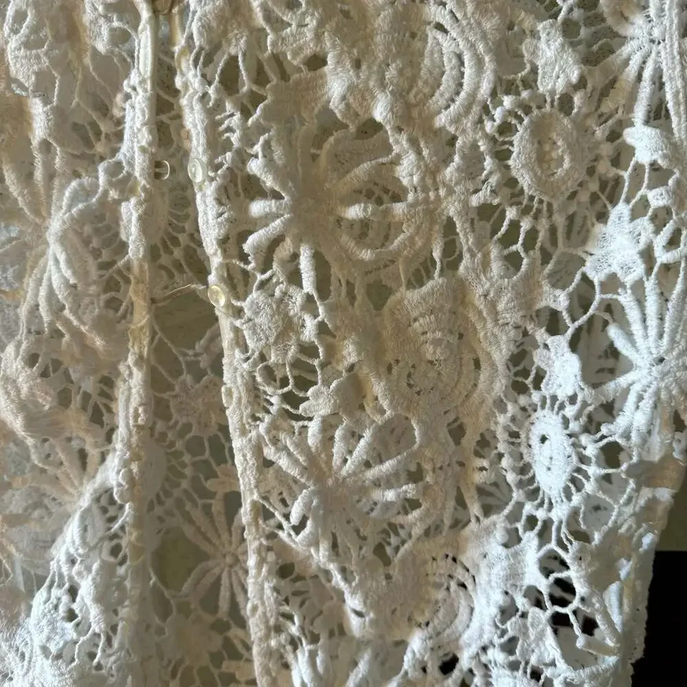No Boundaries Women's White Floral Crochet Lace Short Sleeve Bolero Shrug